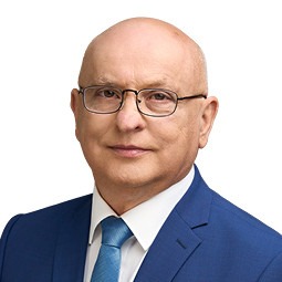 t1-pest-8-hanek-gabor